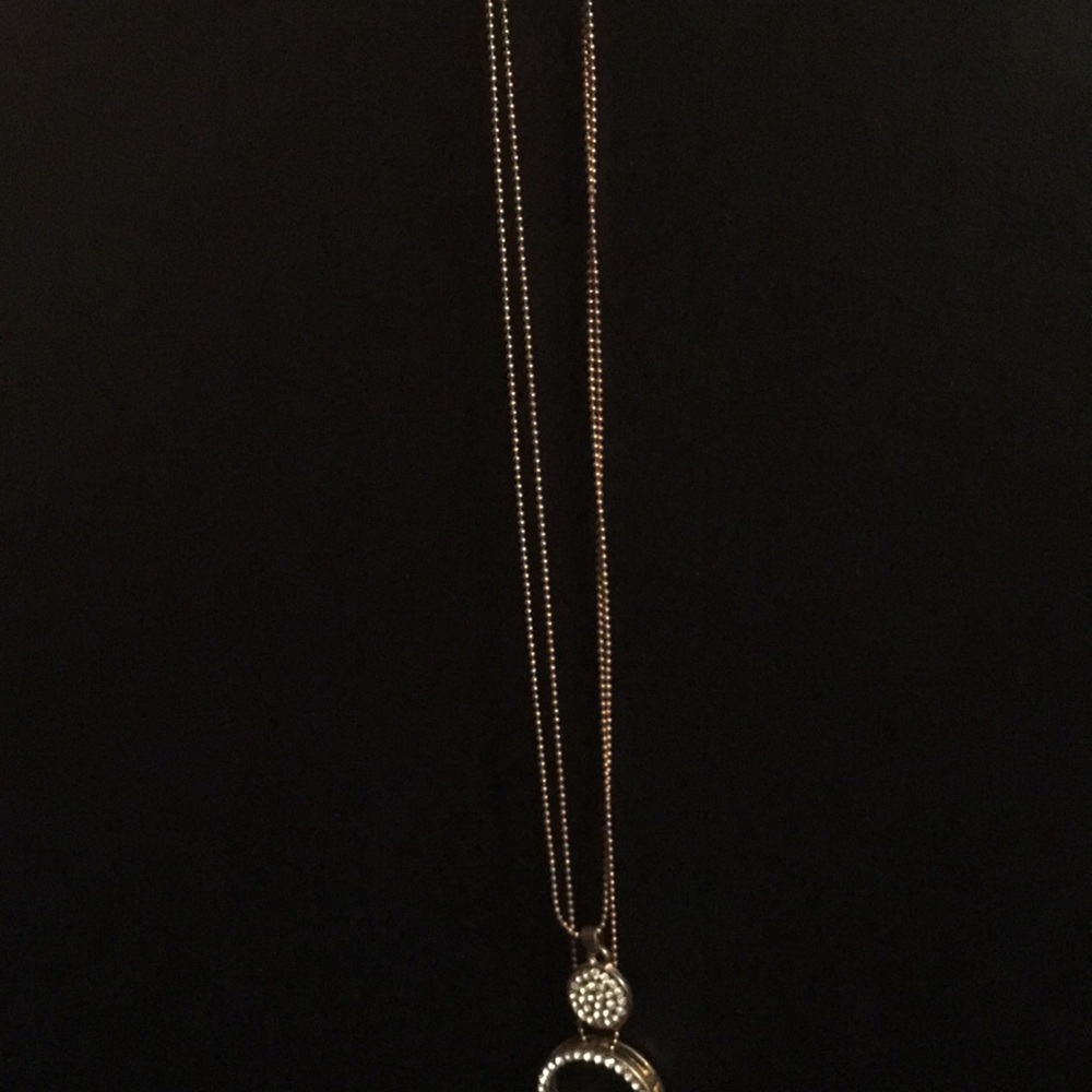 A gold necklace